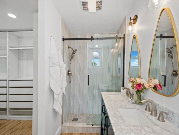 Fort Myers Beach Vacation Rental - Spacious 6 Bedroom Coastal Retreat Near Beach